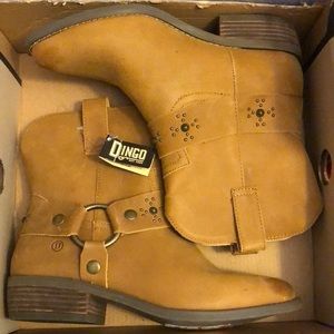 Dingo boots camel color size 8.5